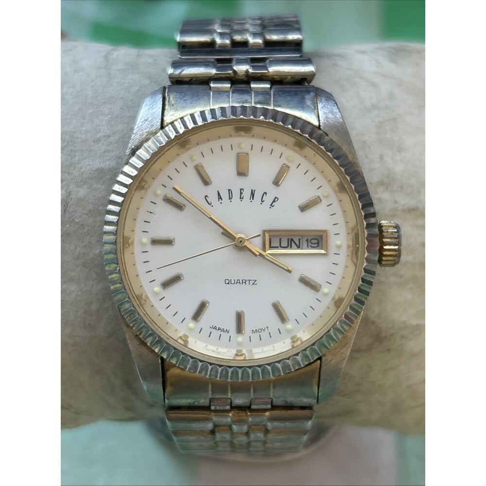 Cadence White Dial Women’s Stretch Band Quartz Watch